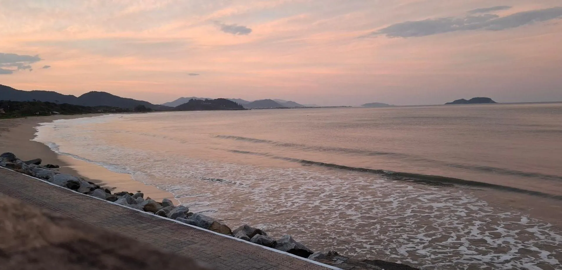 Quarto Na Praia Da Armacao Florianópolis 巴西