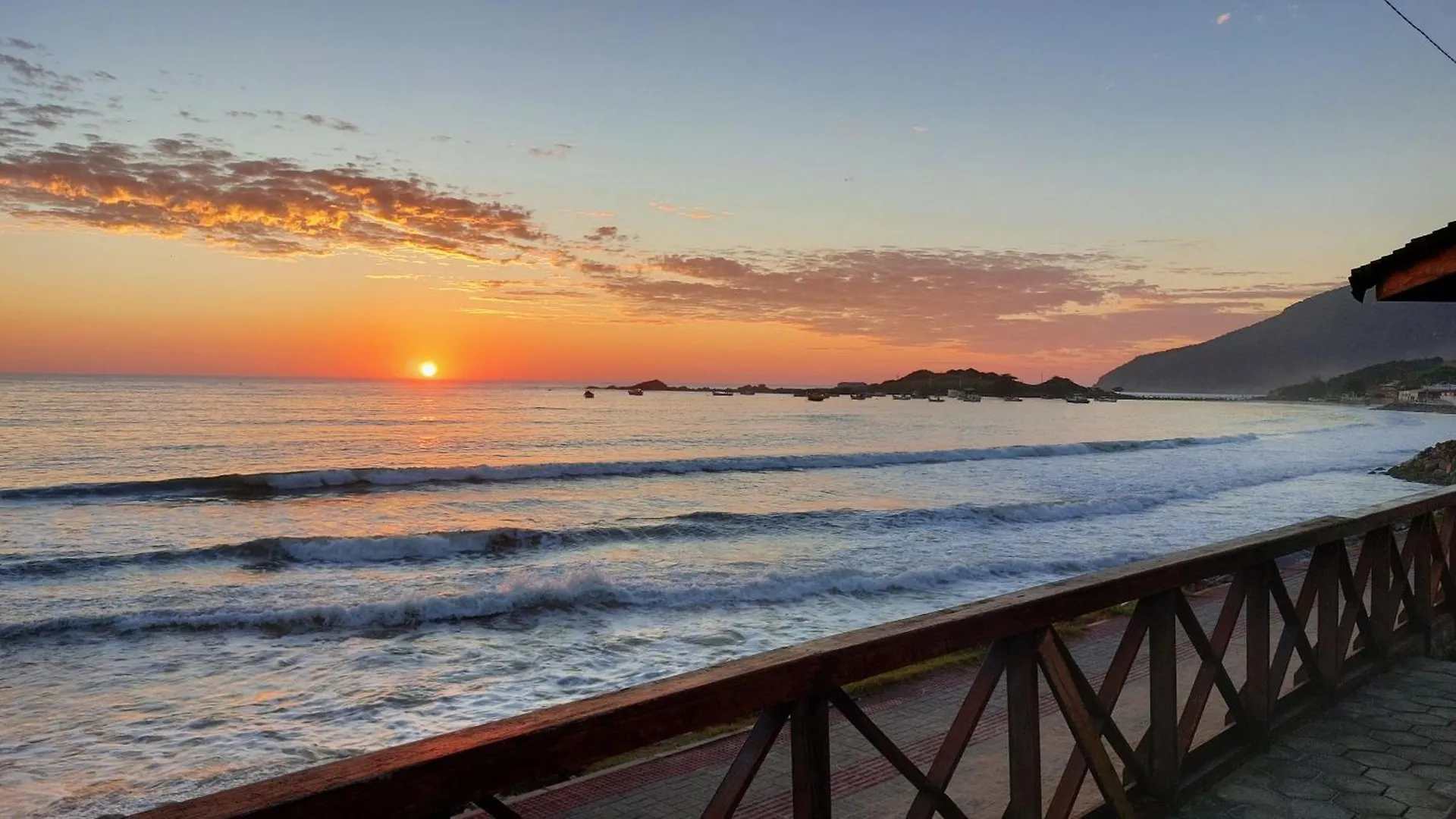 Quarto Na Praia Da Armacao Florianópolis
